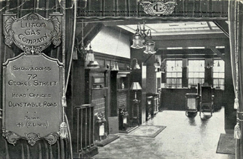 The interior of Luton Gas Company showrooms 72 George Street [Z1306/75]